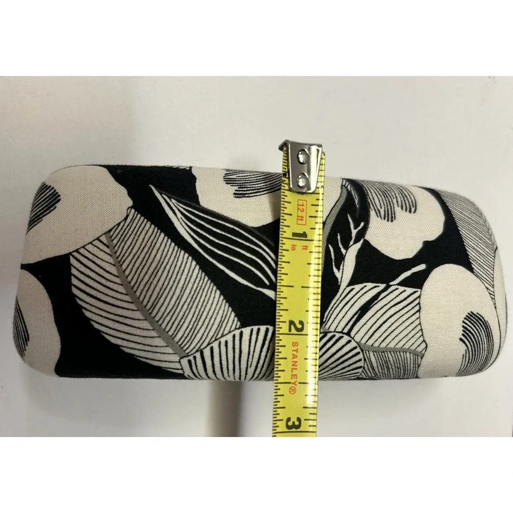 Vera Bradley Black White Floral Hard Shell‎ Eyeglass Case Clamshell Protector